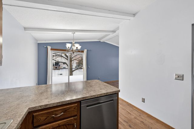 917 94th Avenue NE, Blaine, MN 55434