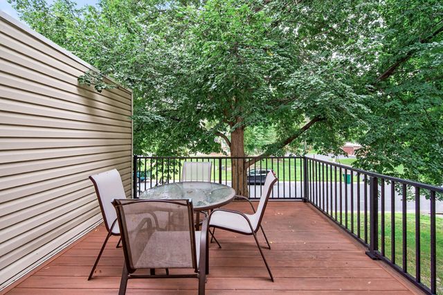 917 94th Avenue NE, Blaine, MN 55434