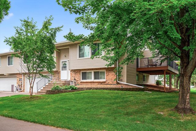 917 94th Avenue NE, Blaine, MN 55434