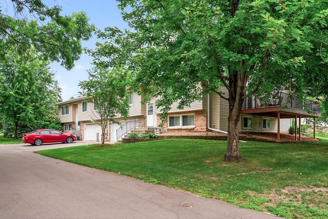 917 94th Avenue NE, Blaine, MN 55434