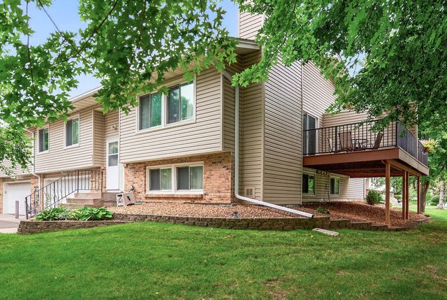 917 94th Avenue NE, Blaine, MN 55434