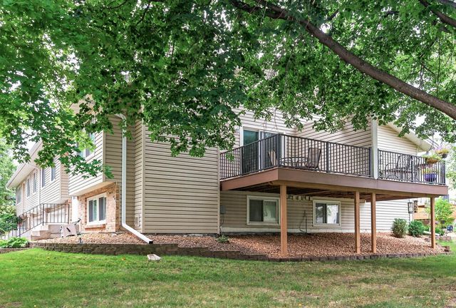 917 94th Avenue NE, Blaine, MN 55434