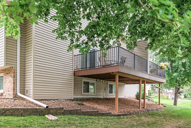 917 94th Avenue NE, Blaine, MN 55434