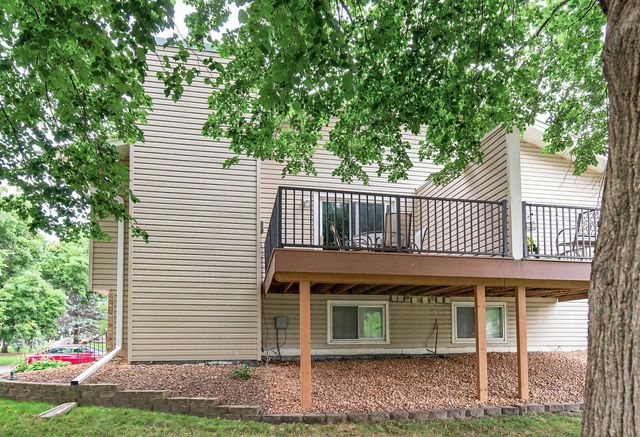 917 94th Avenue NE, Blaine, MN 55434