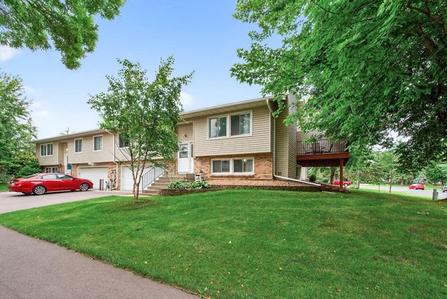 917 94th Avenue NE, Blaine, MN 55434