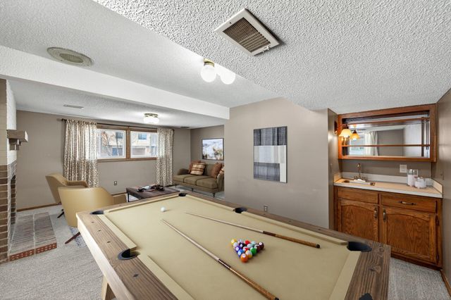 917 94th Avenue NE, Blaine, MN 55434