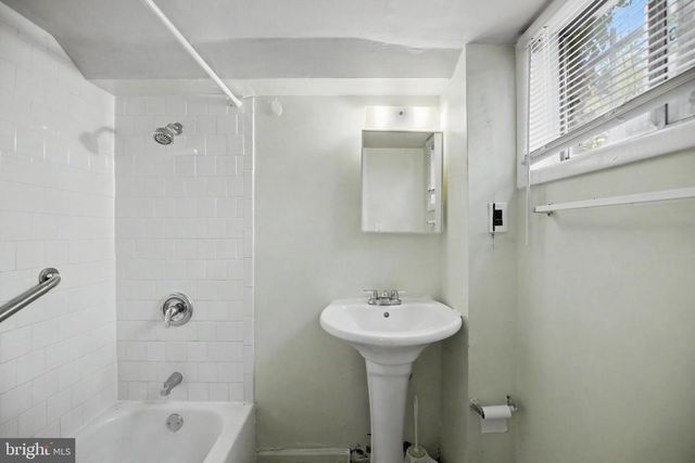 2213 EVARTS ST NE, Washington, DC 20018
