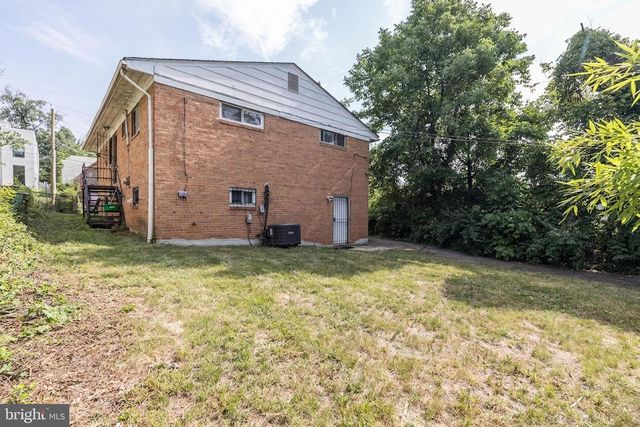 2213 EVARTS ST NE, Washington, DC 20018