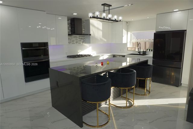 15614 SW 110th Ter, Miami, FL 33196