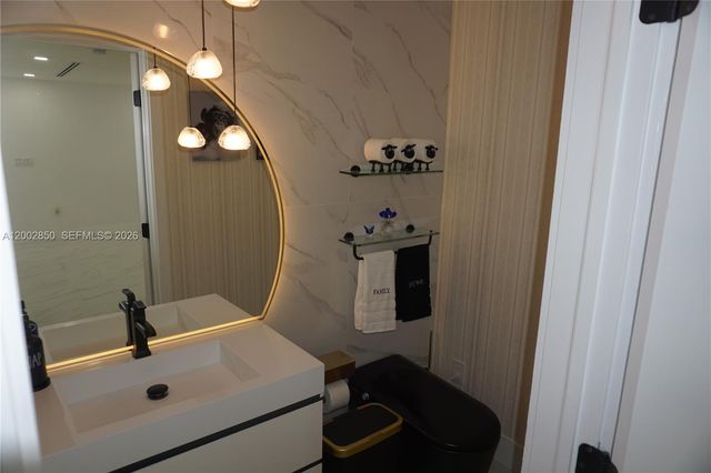 15614 SW 110th Ter, Miami, FL 33196