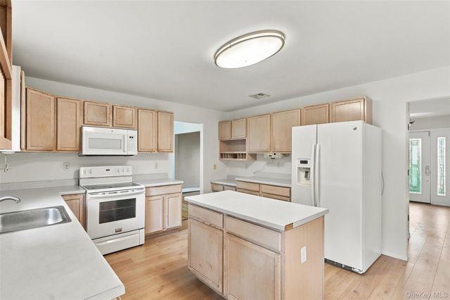16 Cambridge Circle, Monroe, NY 10950