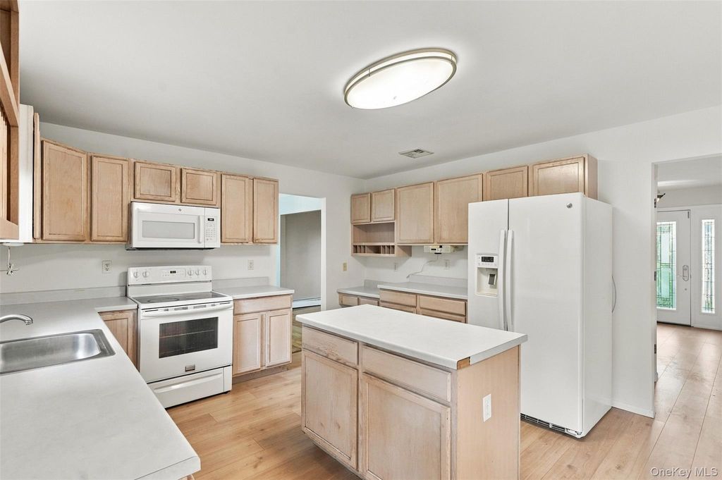 16 Cambridge Circle, Monroe, NY 10950 — photo 3
