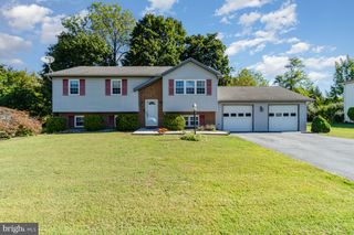46 WOODED RUN DR, Dillsburg, PA 17019