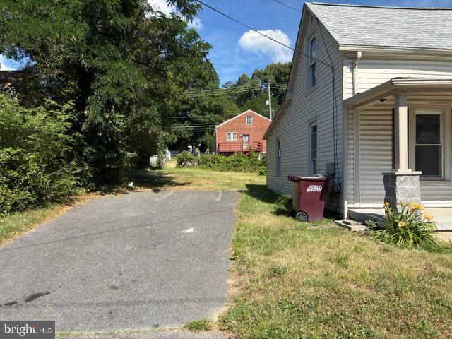 725 MENTOR AVE, Capitol Heights, MD 20743