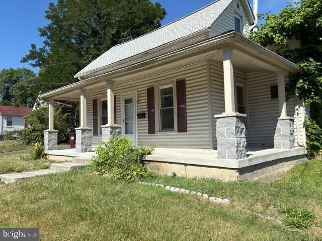 725 MENTOR AVE, Capitol Heights, MD 20743