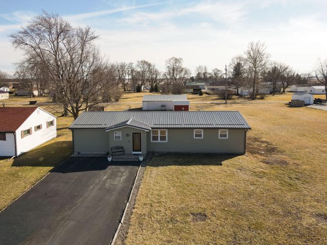 315 W Railroad Street, Kentland, IN 47951