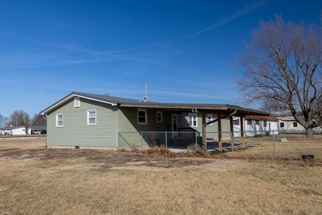 315 W Railroad Street, Kentland, IN 47951