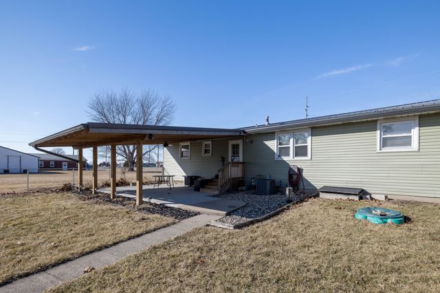 315 W Railroad Street, Kentland, IN 47951