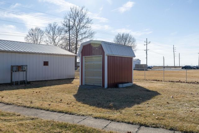 315 W Railroad Street, Kentland, IN 47951