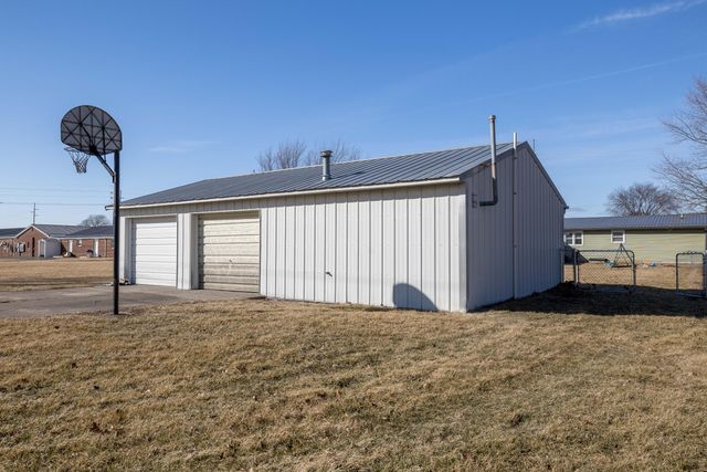 315 W Railroad Street, Kentland, IN 47951