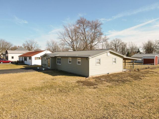 315 W Railroad Street, Kentland, IN 47951