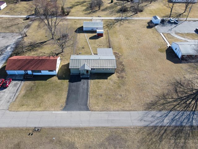 315 W Railroad Street, Kentland, IN 47951