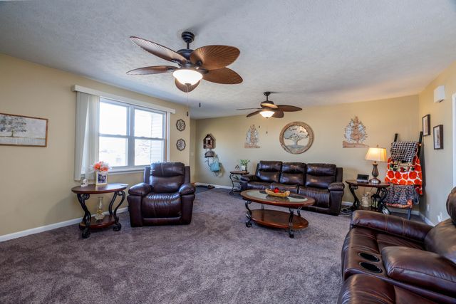 315 W Railroad Street, Kentland, IN 47951