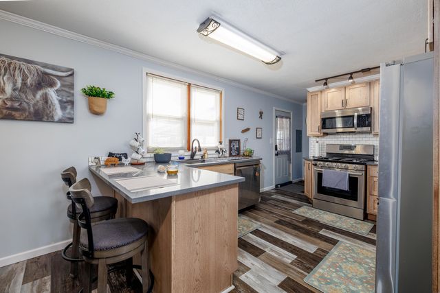 315 W Railroad Street, Kentland, IN 47951