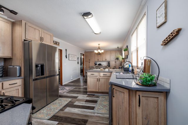 315 W Railroad Street, Kentland, IN 47951