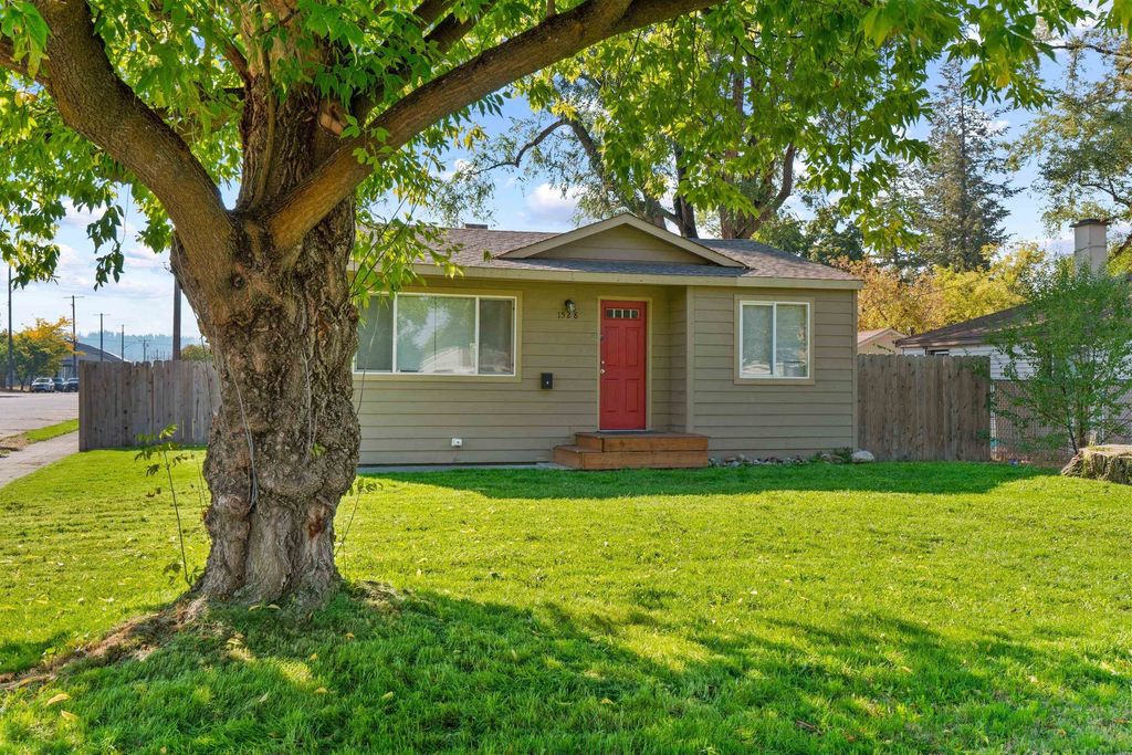 1528 E Cataldo Ave, Spokane, WA 99202 photo 2