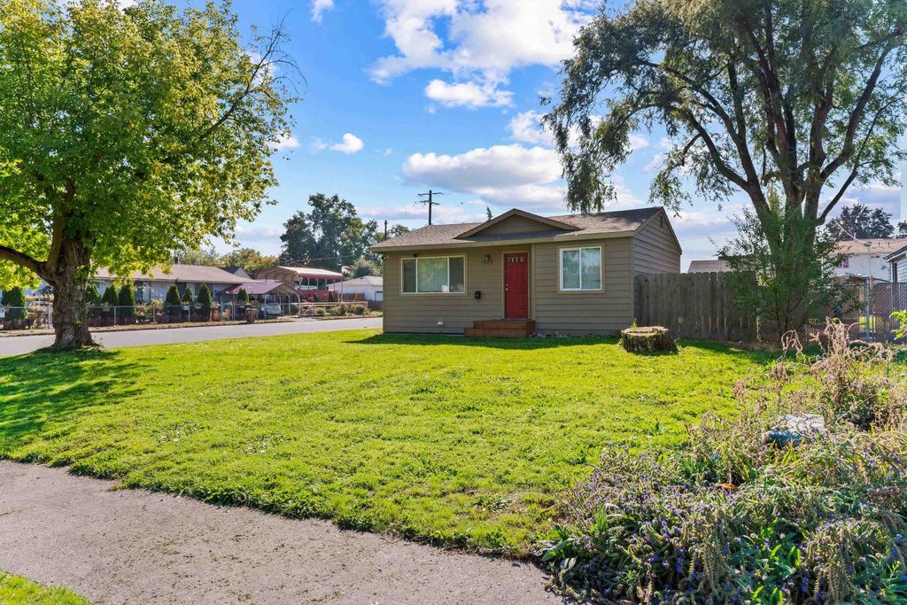 1528 E Cataldo Ave, Spokane, WA 99202 photo 4