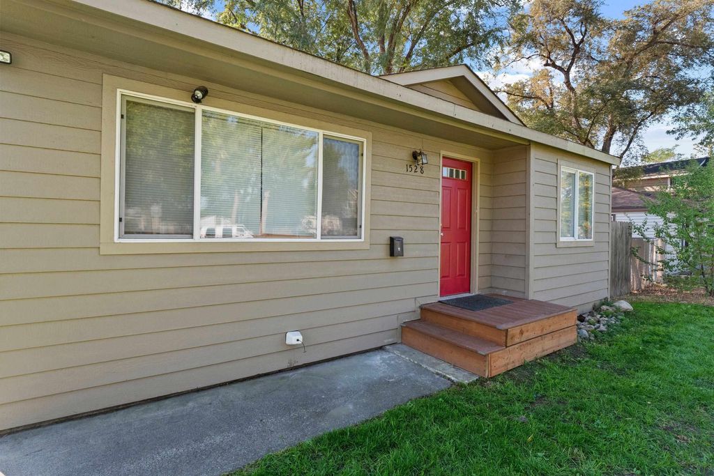 1528 E Cataldo Ave, Spokane, WA 99202 photo 5