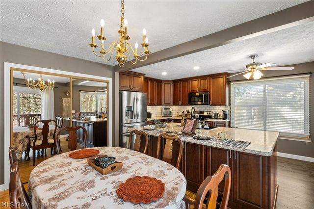 8979 Bluejay Lane, Mentor, OH 44060