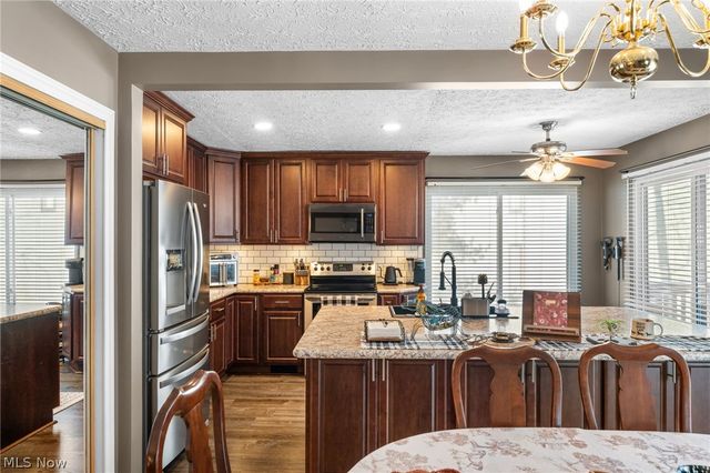 8979 Bluejay Lane, Mentor, OH 44060