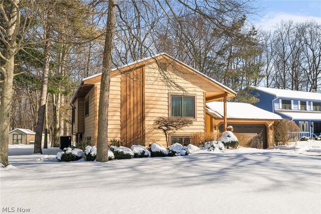 8979 Bluejay Lane, Mentor, OH 44060