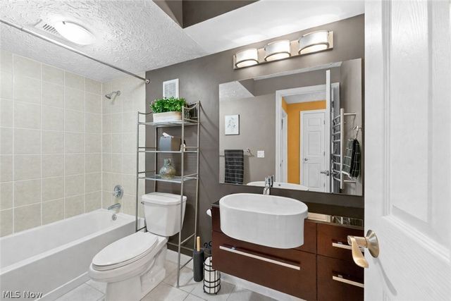 8979 Bluejay Lane, Mentor, OH 44060