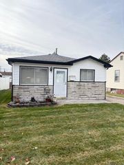 2735 Margaret Street, Melvindale, MI 48122