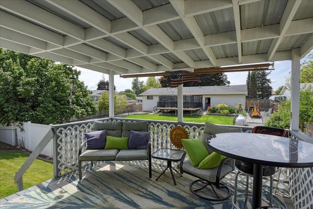 306 S Calvin Ln, Spokane Valley, WA 99216