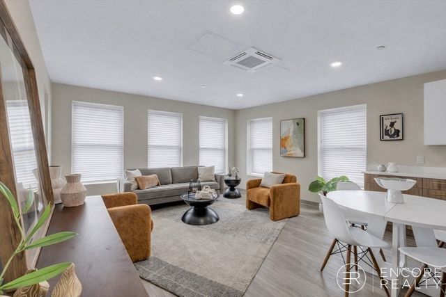 375 Cummins Hwy 303, Boston, MA 02131