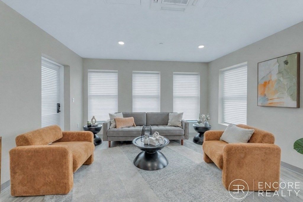 375 Cummins Hwy 303, Boston, MA 02131