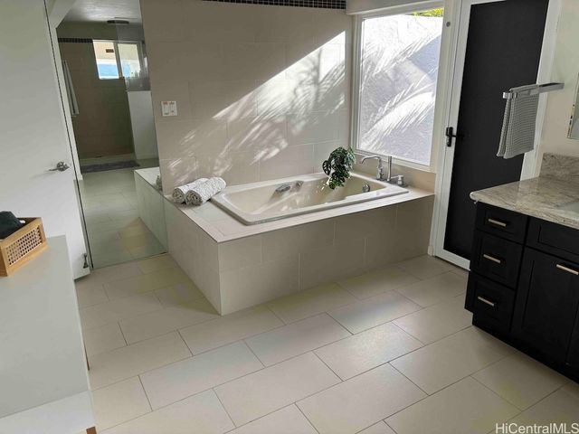 532 Portlock Road, Honolulu, HI 96825