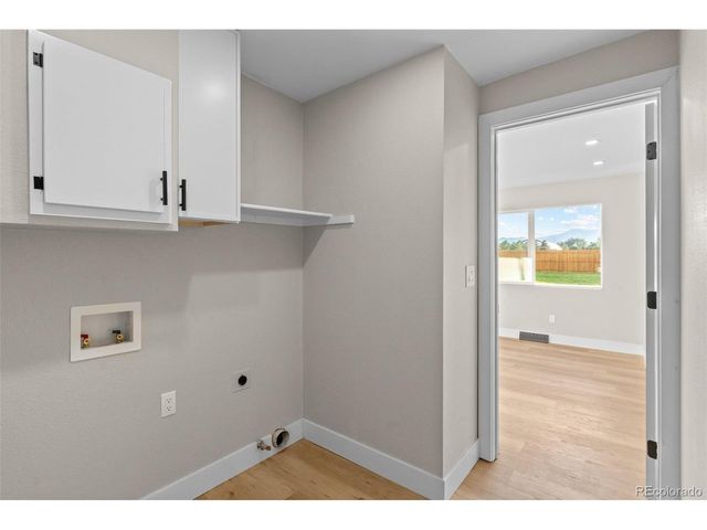 2099 S Hoyt Way, Denver, CO 80227