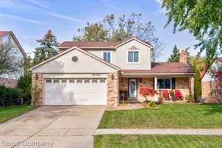 15721 Winterpark Drive, Macomb, MI 48044