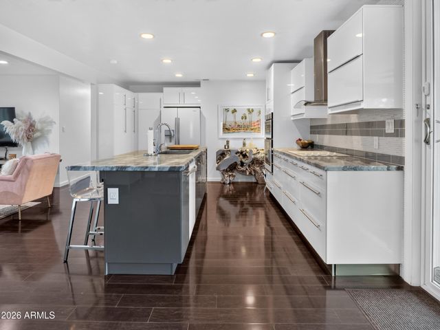 8002 E HUBBELL Street, Scottsdale, AZ 85257