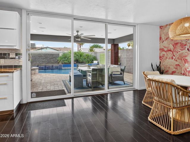 8002 E HUBBELL Street, Scottsdale, AZ 85257