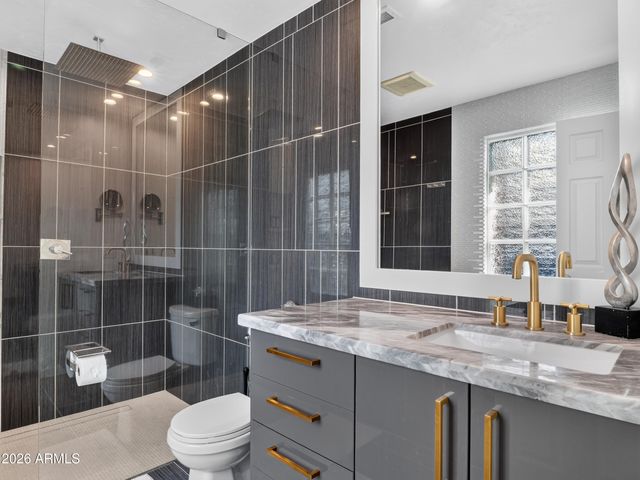 8002 E HUBBELL Street, Scottsdale, AZ 85257
