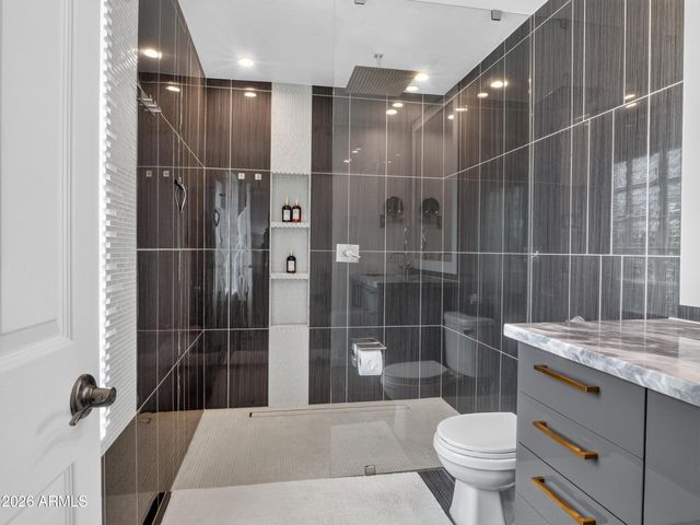 8002 E HUBBELL Street, Scottsdale, AZ 85257