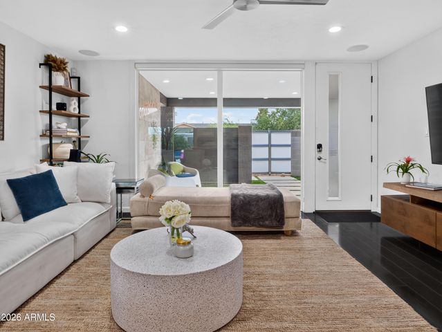 8002 E HUBBELL Street, Scottsdale, AZ 85257