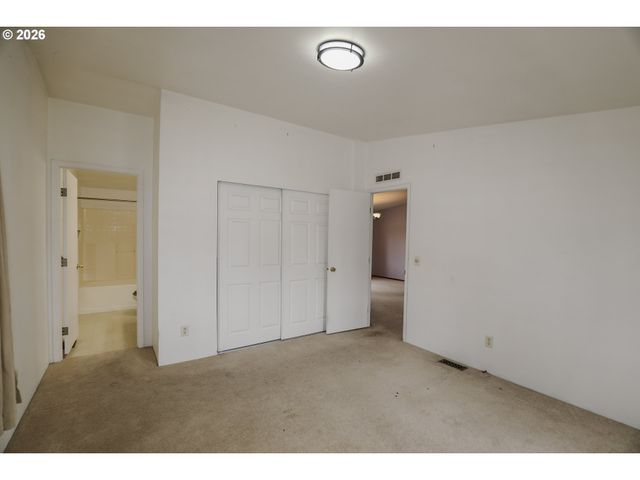 189 BOBWHITE St, Roseburg, OR 97471