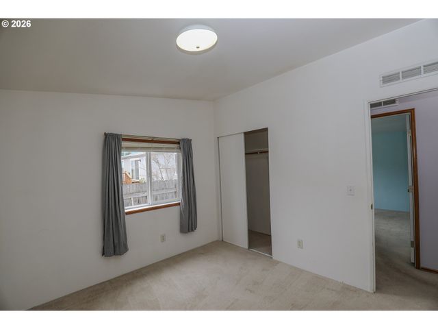 189 BOBWHITE St, Roseburg, OR 97471